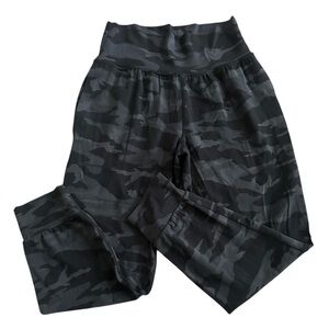 Athleta‎ Salutation Camo Joggers Women’s SP Small Petite